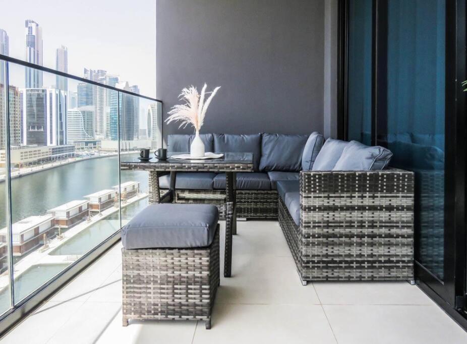 Stylish 2 Bedroom In Binghatti, Business Bay Dubai Exterior photo